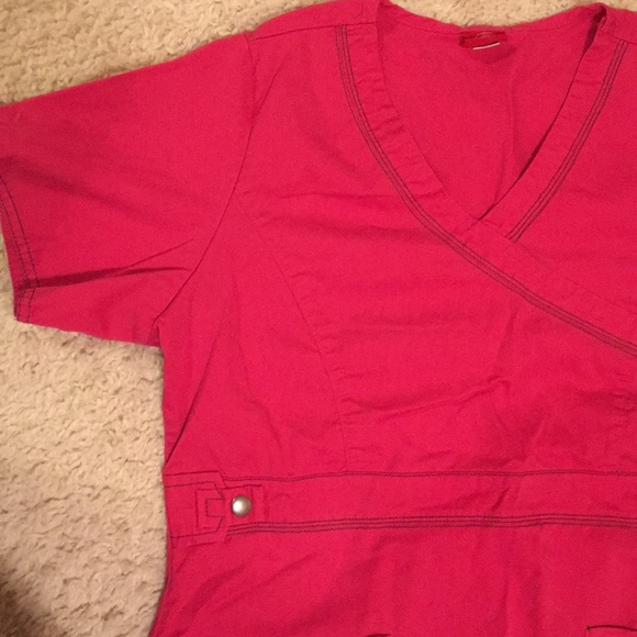 Dickies pink scrub top - Picture 2 of 3